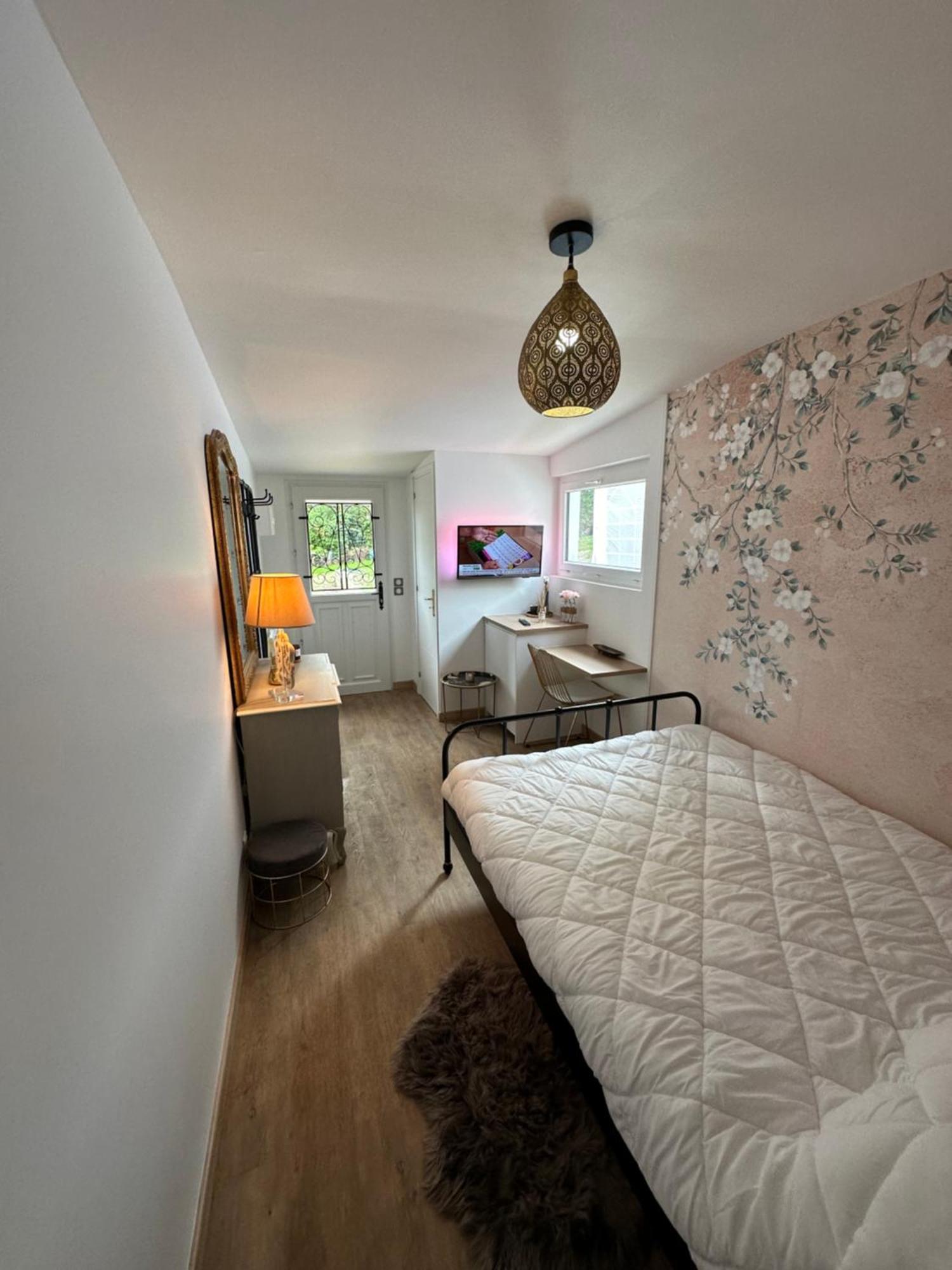 Chambre Proche De Disneyland Paris Coutevroult Luaran gambar